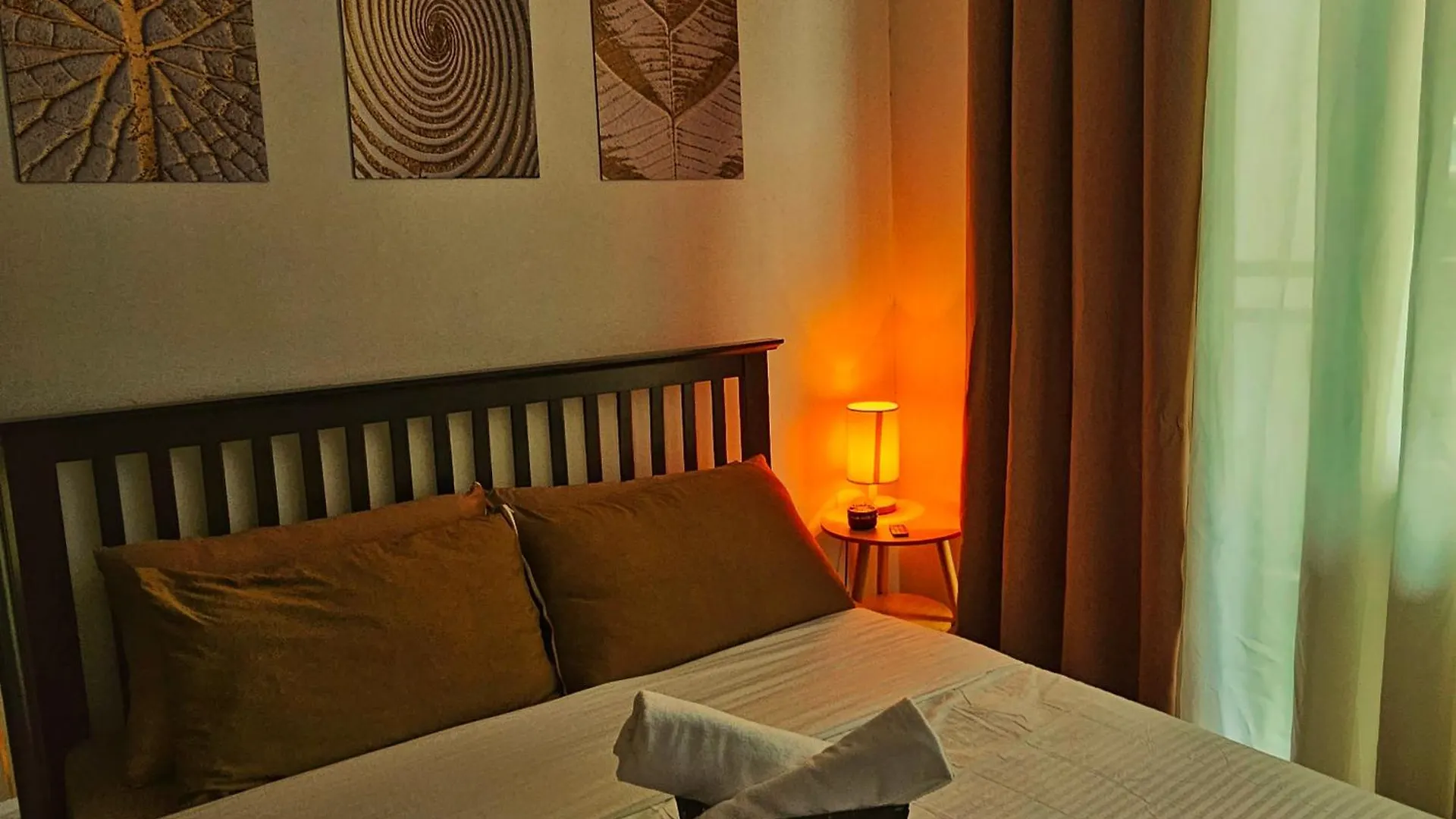 Azure Urban Resort Residences By Moldez Staycation Paranaque City 0*,  Philippines
